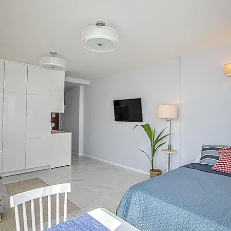 Elegant With Pool And Seaview Торремолинос