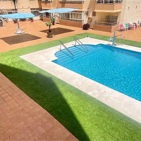 Elegant With Pool And Seaview Торремолинос